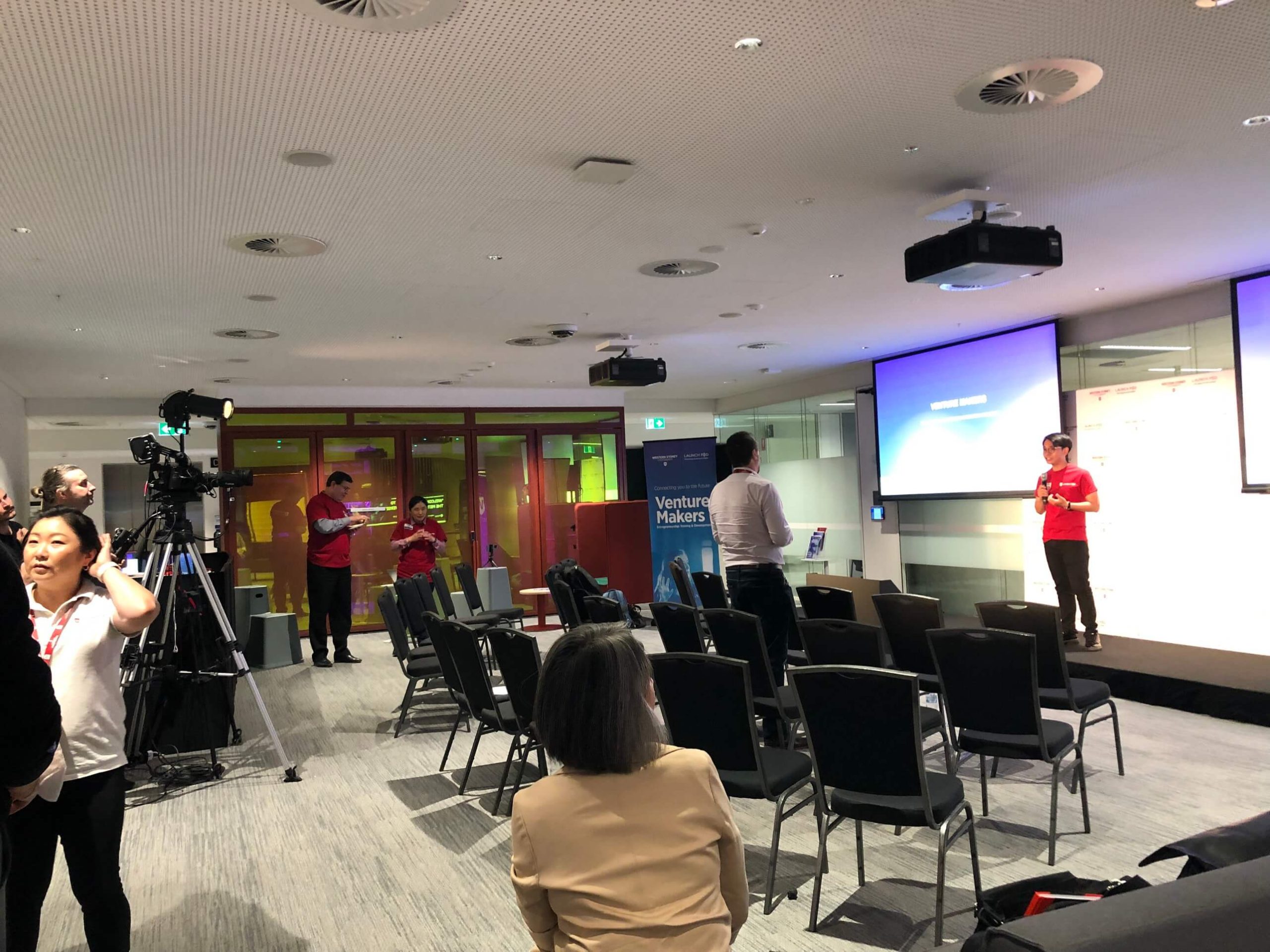 Mr. Tran Anh Khoi, Founder & CEO of Hitek Group, won an award at the Metaverse competition in Australia.