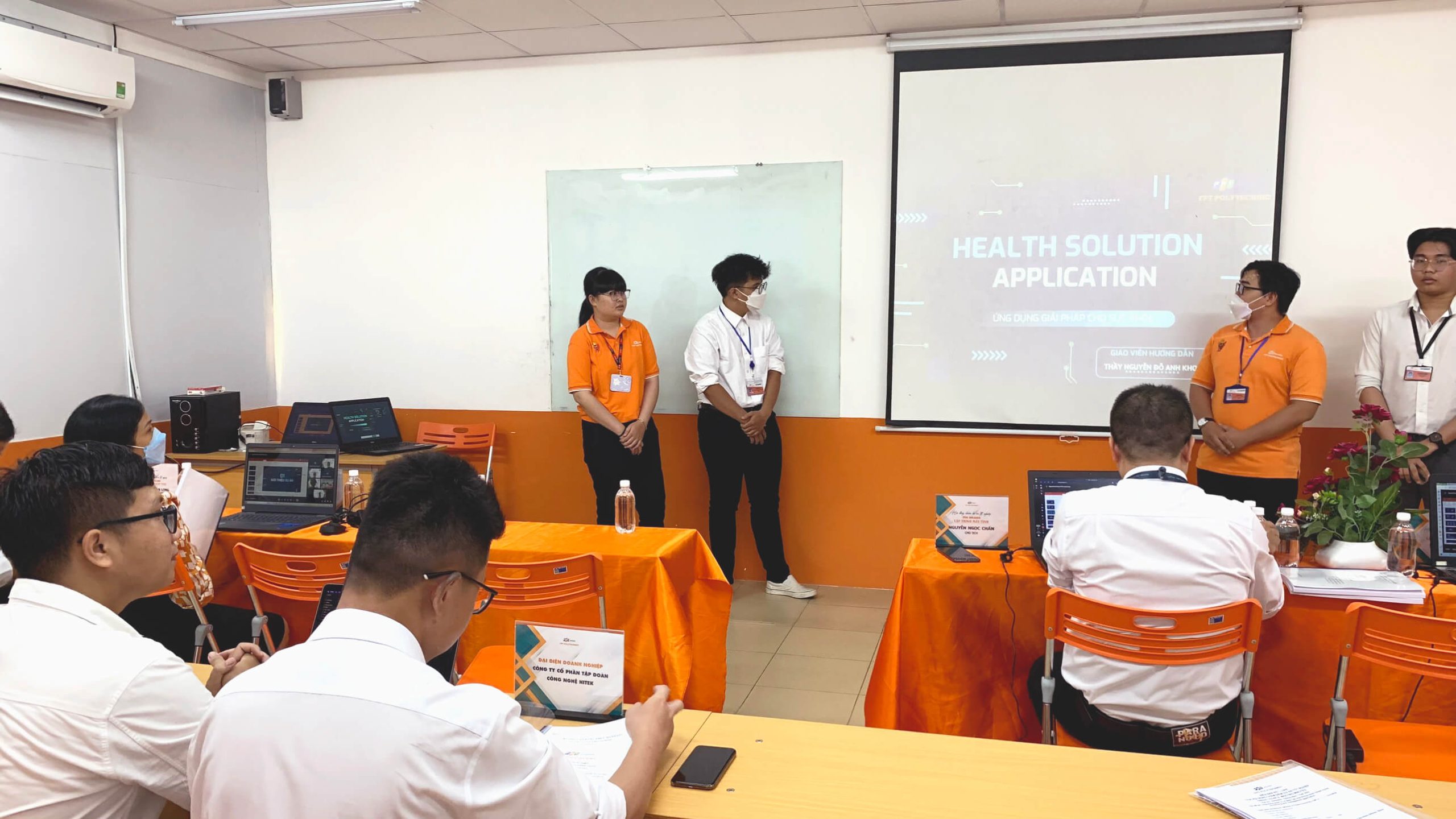 Hitek Software attended the graduation thesis defense ceremony of Fpoly students.